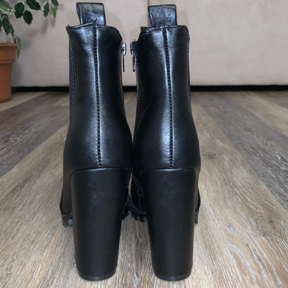 High heel boots - Picture 3 of 3